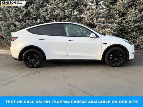 Used 2023 Tesla Model Y Long Range image 10