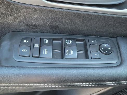 Used 2019 Chrysler Pacifica Touring Plus w/ S Appearance Package image 31