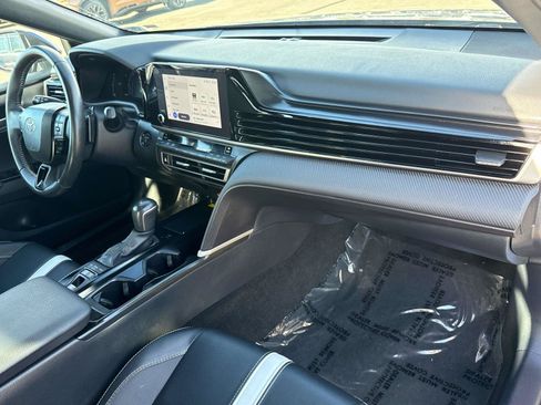 Used 2025 Toyota Camry SE FWD image 18
