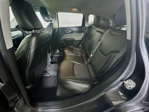 Used 2022 Jeep Compass Latitude image 28