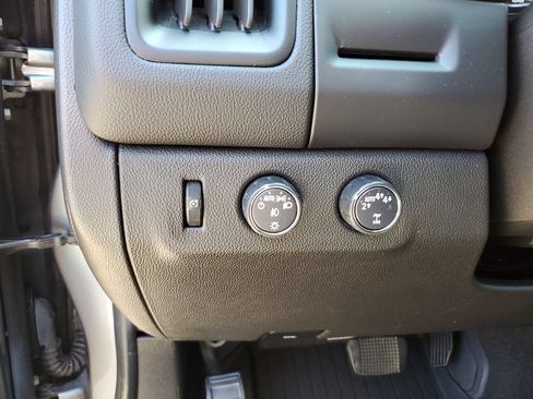 Used 2021 Chevrolet Colorado LT w/ LT Convenience Package AWD/4WD image 18