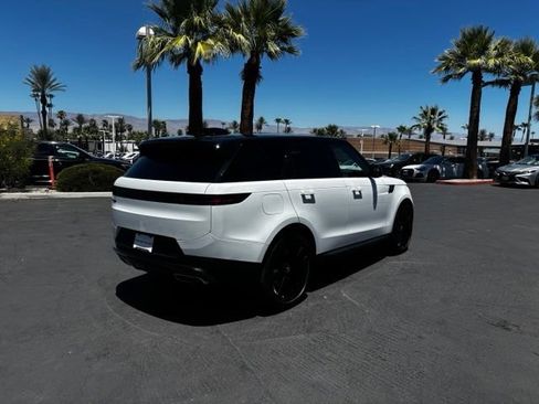 Used 2024 Land Rover Range Rover Sport SE AWD/4WD image 5