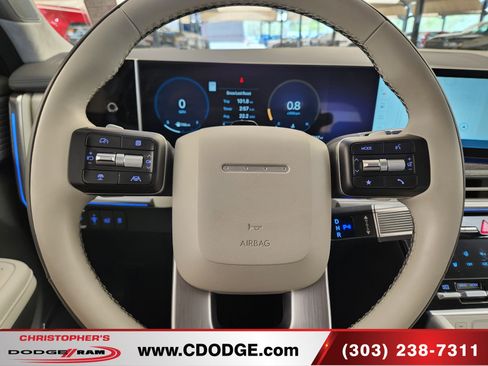 Used 2025 Hyundai Santa Fe Calligraphy AWD/4WD image 9