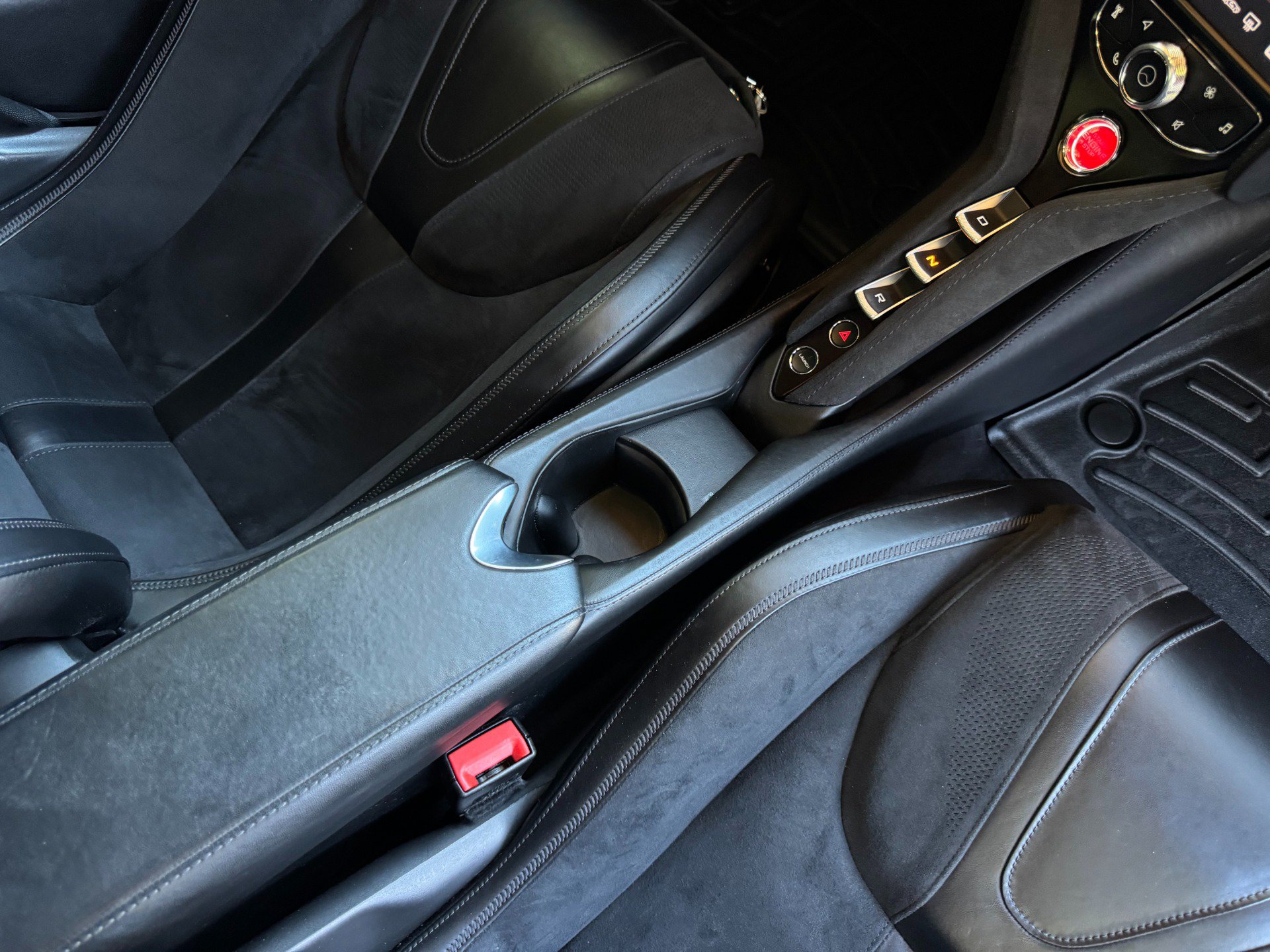Used 2019 McLaren 720S Performance RWD image 35