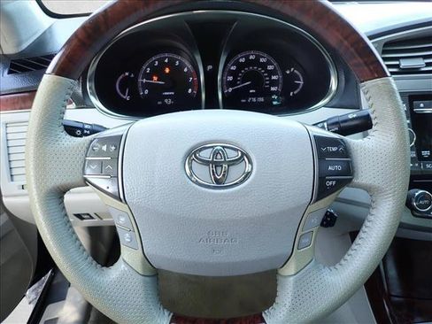 Used 2011 Toyota Avalon Limited FWD image 12