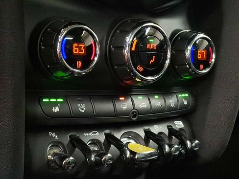 Used 2024 MINI Cooper SE FWD image 13