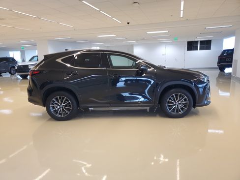 Used 2023 Lexus NX 250 FWD w/ Premium Package image 12