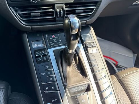 Used 2020 Porsche Macan AWD/4WD image 34