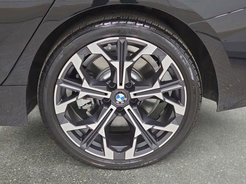 Certified 2025 BMW 330i xDrive Sedan w/ Convenience Package image 30