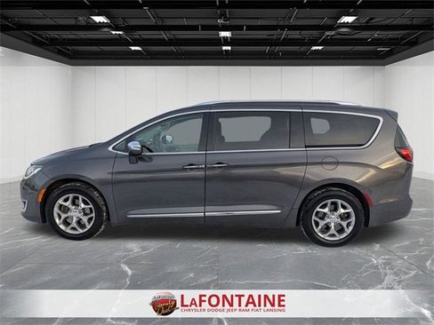 Certified 2019 Chrysler Pacifica Limited image 2