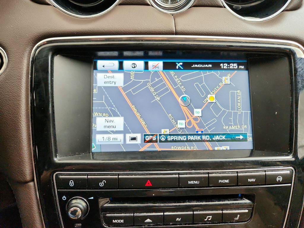 Used 2015 Jaguar XJ AWD image 19