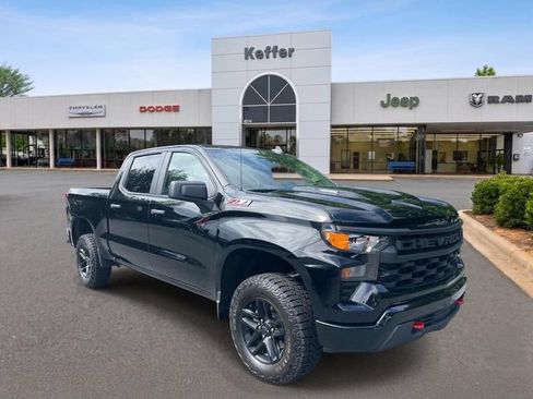 Used 2025 Chevrolet Silverado 1500 Custom Trail Boss AWD/4WD image 1