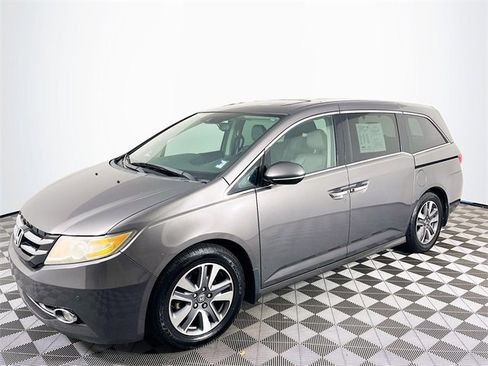 Used 2015 Honda Odyssey Touring image 4
