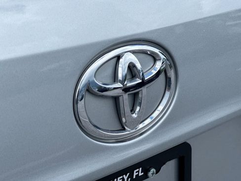 Used 2025 Toyota Highlander XLE FWD image 18
