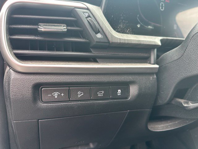 Used 2023 Kia Telluride EX w/ EX Captain's Chair Package FWD image 6