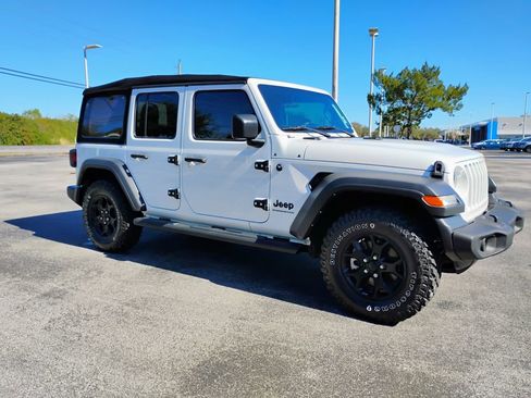 Used 2023 Jeep Wrangler Sport S image 2
