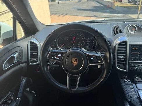 Used 2016 Porsche Cayenne AWD/4WD image 11