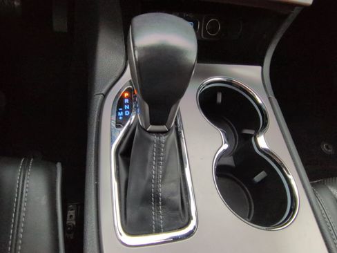 Used 2020 Jeep Grand Cherokee Overland image 19