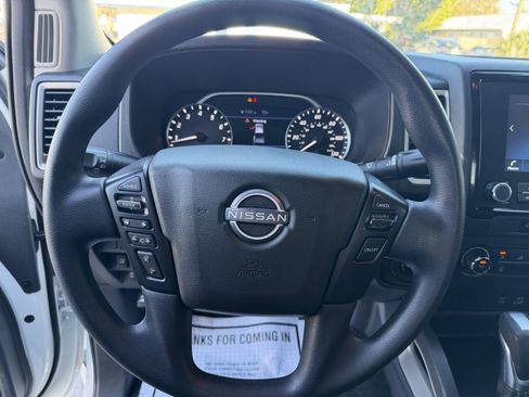 Certified 2024 Nissan Frontier SV image 11