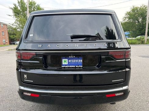 Used 2023 Jeep Wagoneer L Series III w/ Flexible Seating Group AWD/4WD image 6