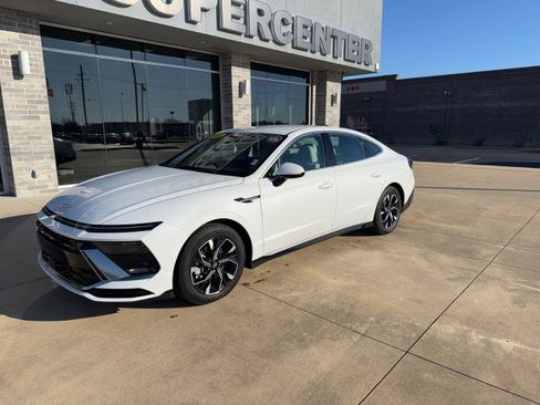 Used 2024 Hyundai Sonata SEL image 3