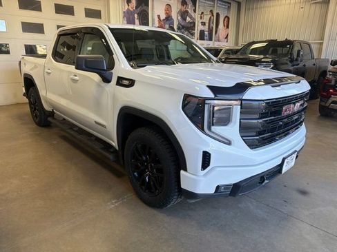 Used 2022 GMC Sierra 1500 Elevation w/ Preferred Package AWD/4WD image 4