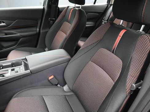 New 2026 Nissan Sentra SR w/ Floor Mat Package image 19