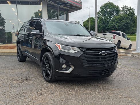 Used 2019 Chevrolet Traverse Premier w/ LPO, Black Accent Package AWD/4WD image 1