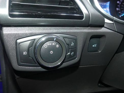 Used 2016 Ford Fusion SE image 28