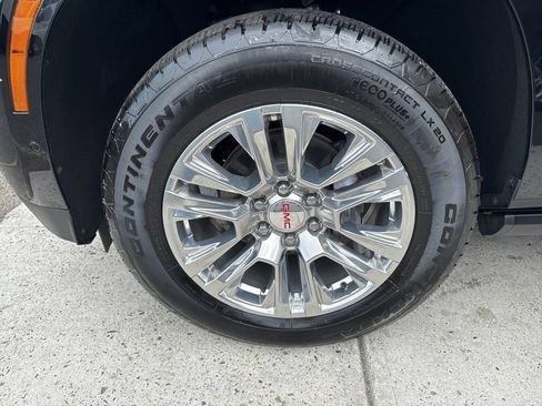 Used 2026 GMC Yukon Denali w/ Sun & Power Step Package AWD/4WD image 16