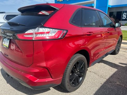 Used 2022 Ford Edge ST-Line w/ Class II Trailer Tow Package AWD/4WD image 8