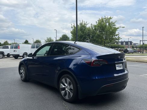 Used 2023 Tesla Model Y Long Range AWD/4WD image 7