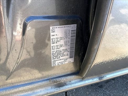 Used 2024 Nissan Frontier SV image 31