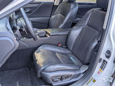 Used 2019 Lexus ES 350 w/ Accessory Package 2 image 17