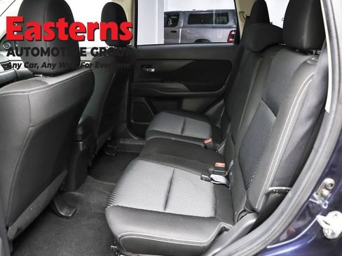 Used 2018 Mitsubishi Outlander AWD image 20