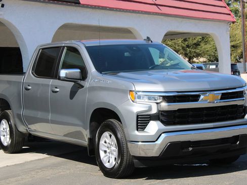 Used 2025 Chevrolet Silverado 1500 LT RWD image 3