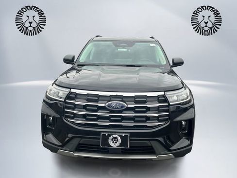 New 2026 Ford Explorer Active w/ Active Comfort Package image 2