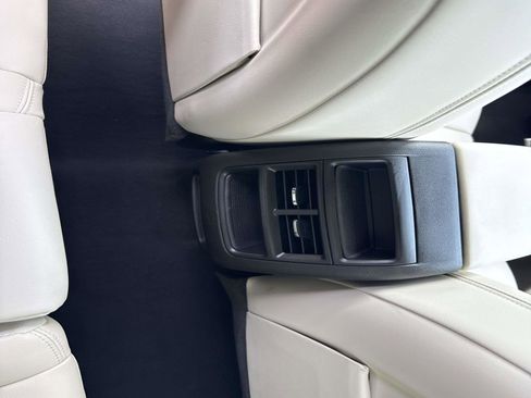 New 2025 Cadillac XT5 Sportv image 17