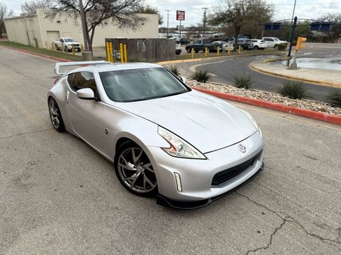 Used 2014 Nissan 370Z Coupe w/ Sport Package image 2