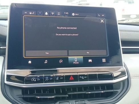 Used 2025 Jeep Compass Limited image 37