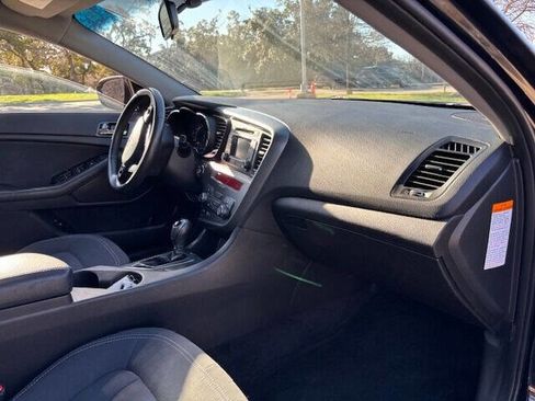 Used 2011 Kia Optima EX FWD image 27