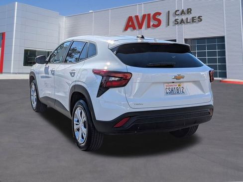 Used 2025 Chevrolet Trax LS image 9