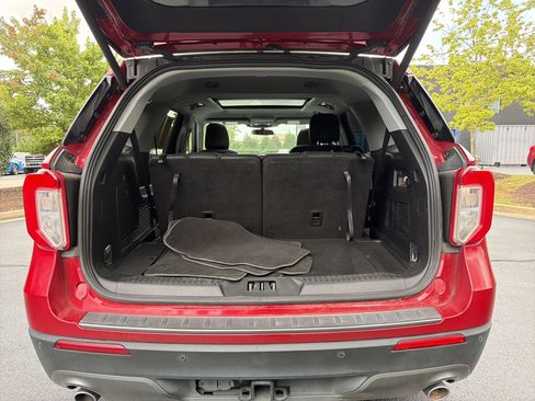Used 2024 Ford Explorer XLT w/ Equipment Group 202A RWD image 65