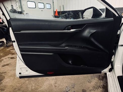 Used 2024 Toyota Camry SE image 10