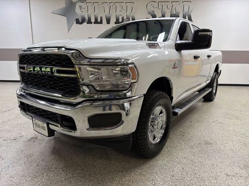 Used 2024 RAM 2500 Tradesman w/ Chrome Appearance Group AWD/4WD image 3