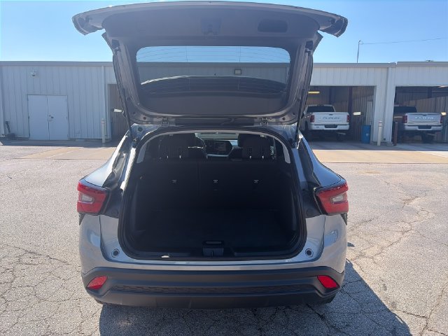 Used 2026 Chevrolet Trax LS FWD image 23