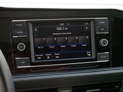 Used 2019 Volkswagen Jetta SE w/ Cold Weather Package FWD image 22