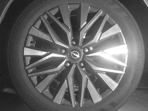 Used 2025 Nissan Altima 2.5 SV image 14