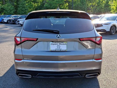 Used 2023 Acura MDX SH-AWD w/ Technology Package image 5