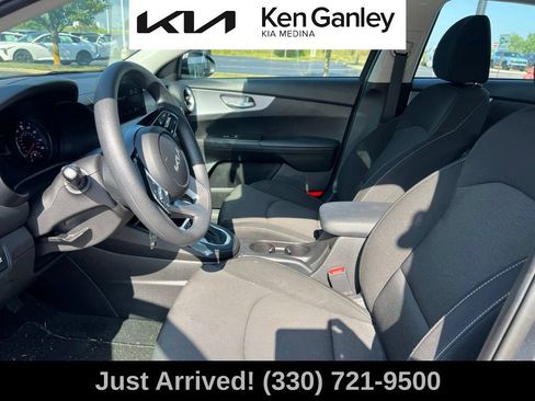 Certified 2023 Kia Forte LXS w/ LXS Technology Package FWD image 11